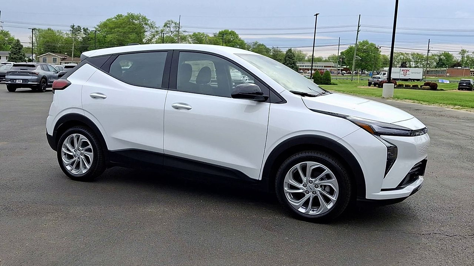 New 2027 Chevrolet Bolt LT w/ Comfort Package FWD image 4