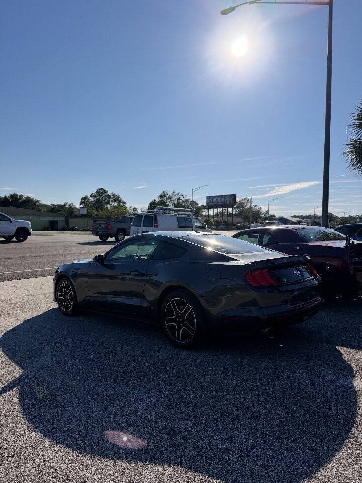 Used 2018 Ford Mustang Premium RWD image 5