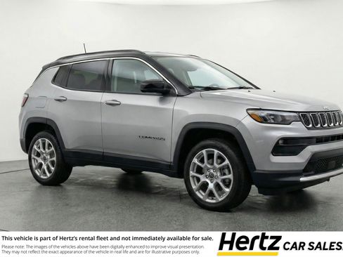 Used 2025 Jeep Compass Limited image 1