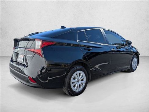 Used 2022 Toyota Prius LE image 5