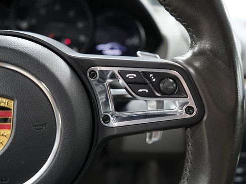 Used 2021 Porsche 718 Cayman RWD image 21