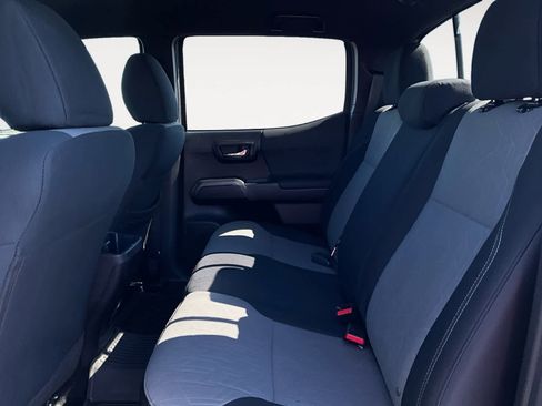 Used 2020 Toyota Tacoma TRD Sport image 25