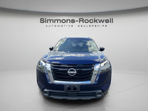 Used 2025 Nissan Pathfinder SV AWD/4WD image 8