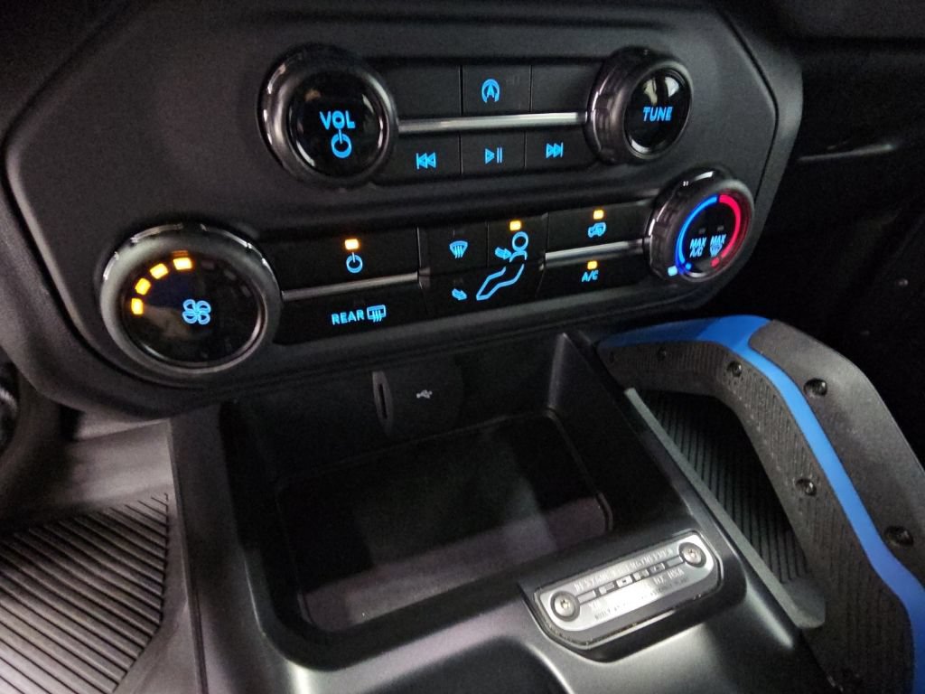 Used 2024 Ford Bronco Black Diamond AWD/4WD image 19