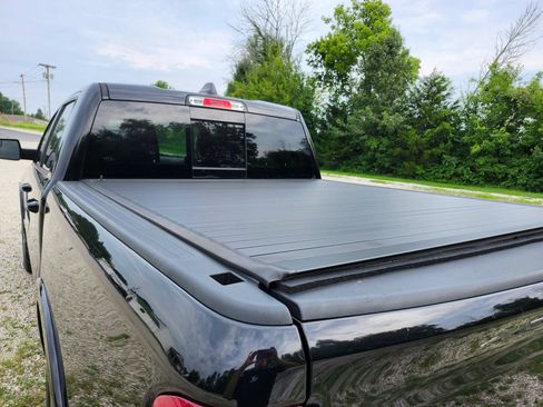Used 2019 RAM 1500 Laramie AWD/4WD image 8