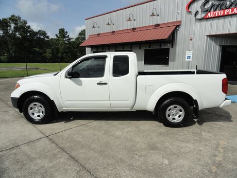 Used 2019 Nissan Frontier S RWD image 3