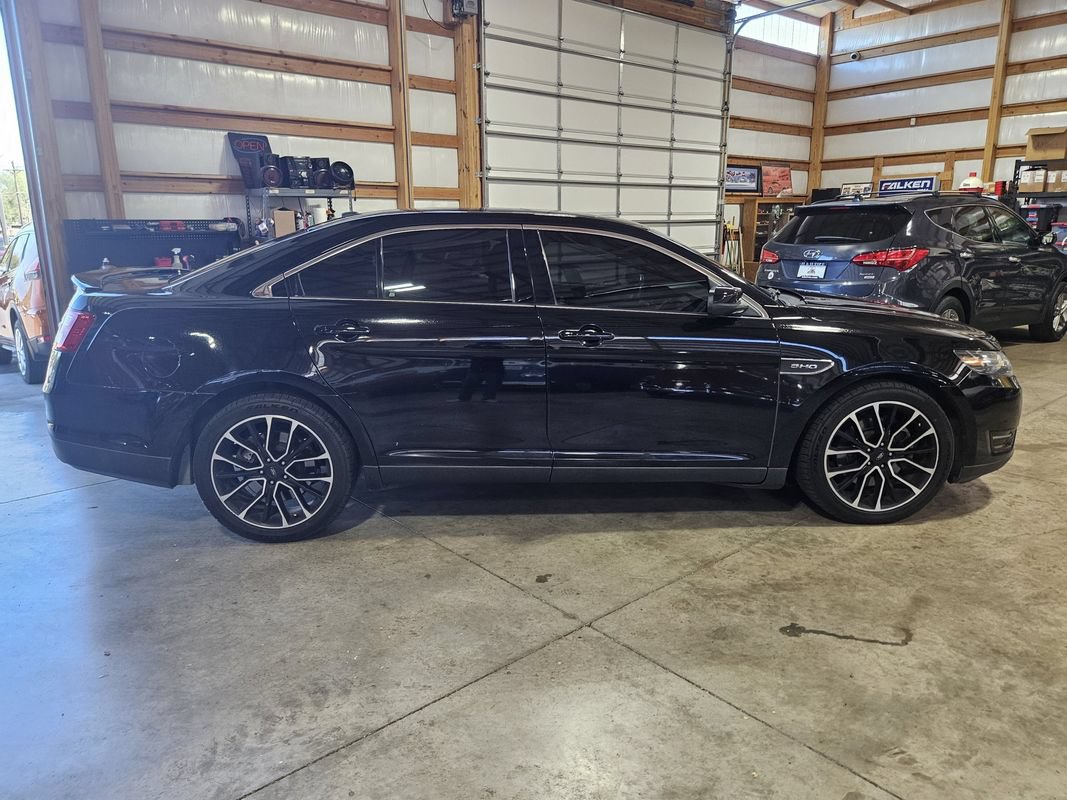 Used 2017 Ford Taurus SHO AWD/4WD image 9