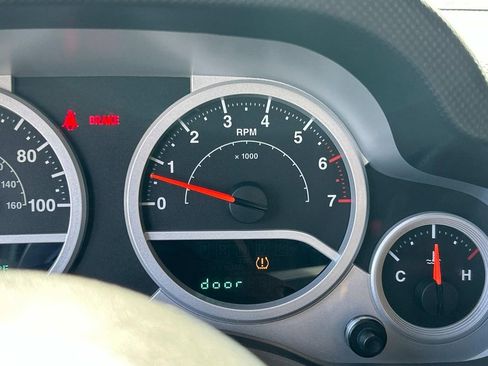 Used 2008 Jeep Wrangler Unlimited Sahara w/ Dual Top Group image 11