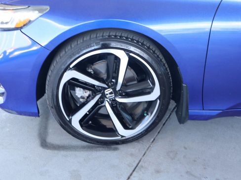 Used 2018 Honda Accord Sport image 12