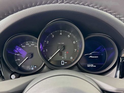 New 2026 Porsche Macan image 16