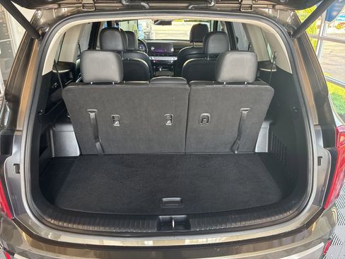 Used 2025 Kia Telluride S FWD image 12