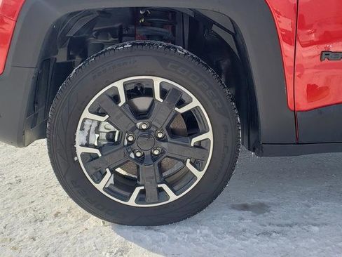 Used 2023 Jeep Renegade Latitude image 28