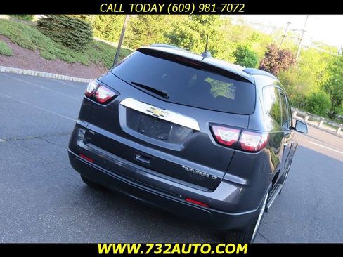 Used 2016 Chevrolet Traverse LT w/ Style and Technology Package AWD/4WD image 16