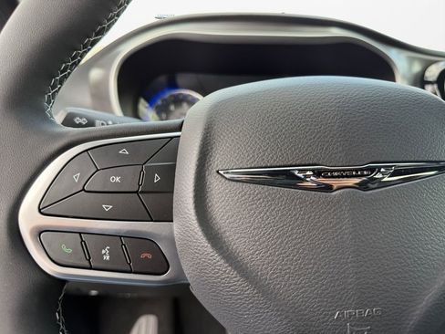 New 2026 Chrysler Pacifica Select image 25