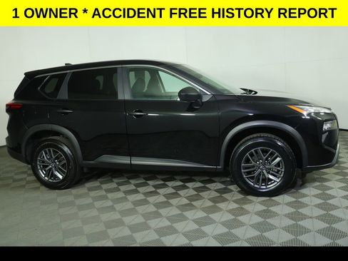 Used 2024 Nissan Rogue S image 2