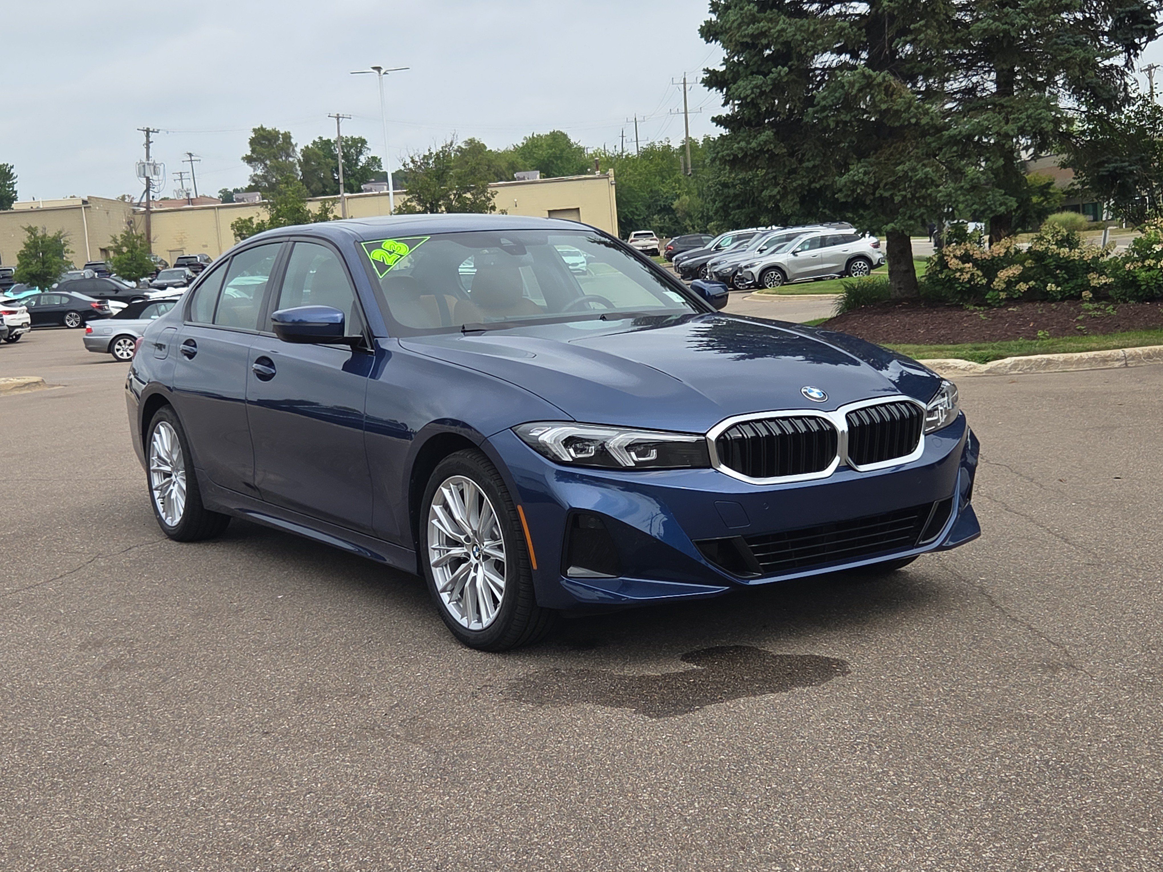 Certified 2023 BMW 330i xDrive Sedan w/ Premium Package AWD/4WD image 6