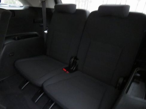 Used 2017 Kia Sorento LX w/ LX Convenience Package image 19