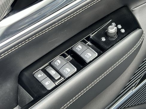 Used 2022 Jeep Grand Wagoneer Series II AWD/4WD image 20