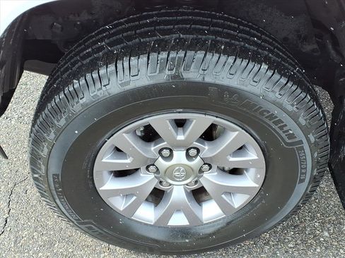 Used 2016 Toyota Tacoma SR5 image 11