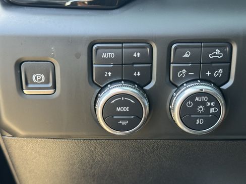 Used 2025 GMC Sierra 2500 Denali AWD/4WD image 22