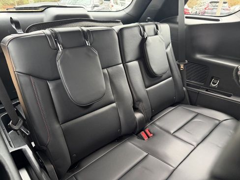 Used 2025 Ford Explorer ST-Line image 9