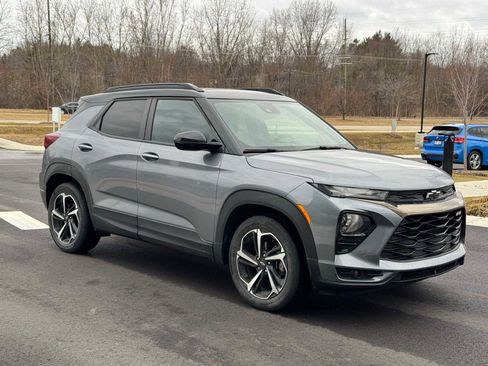 Used 2021 Chevrolet TrailBlazer RS w/ Sun and Liftgate Package image 7