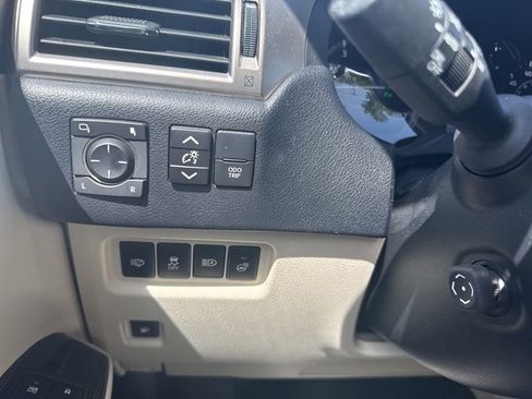 Used 2021 Lexus GX 460 Premium w/ Premium Package AWD/4WD image 28