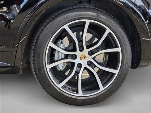 Used 2019 Porsche Cayenne Turbo AWD/4WD image 9