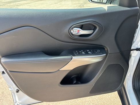 Certified 2020 Jeep Cherokee Latitude Plus image 12