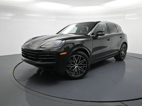 New 2026 Porsche Cayenne image 28