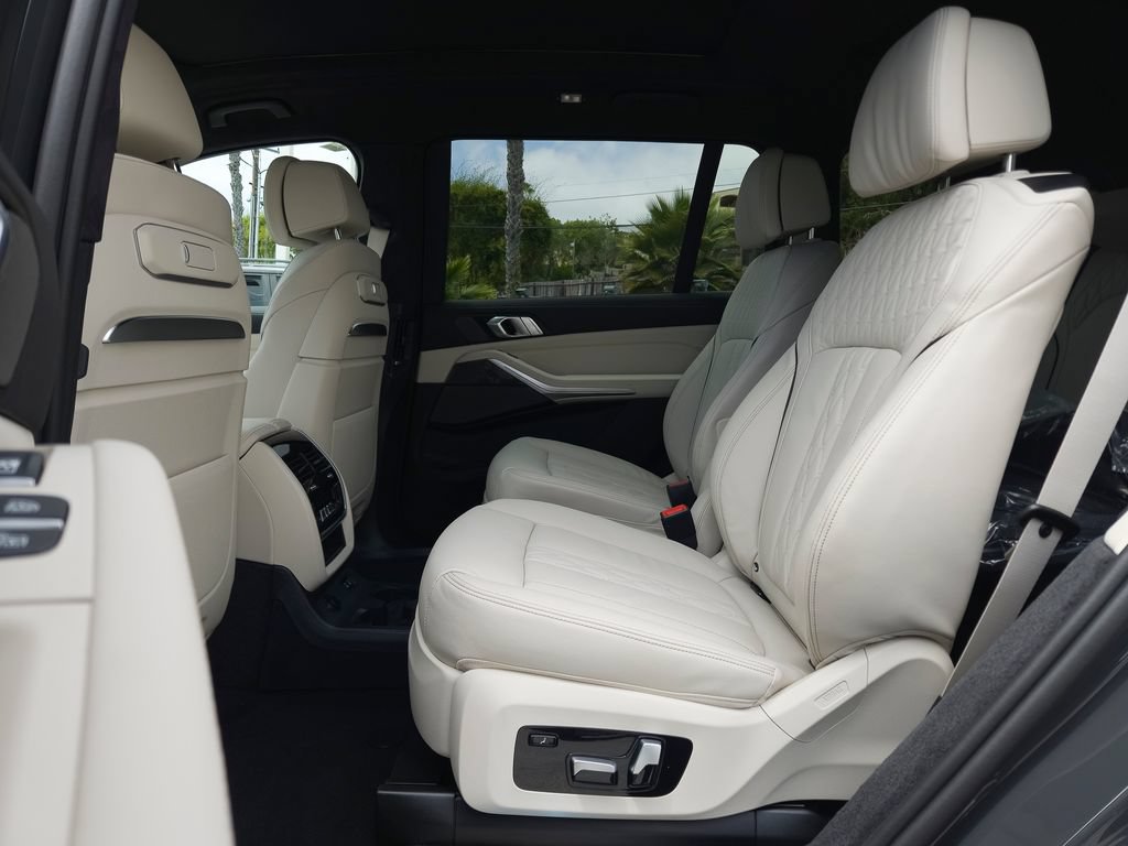 New 2027 BMW X7 M60i w/ Executive Package AWD/4WD image 8
