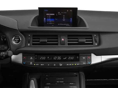 Used 2014 Lexus CT 200h image 10