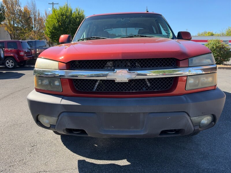 Used 2003 Chevrolet Avalanche 4x4 w/ Suspension Package, Off-Road image 8