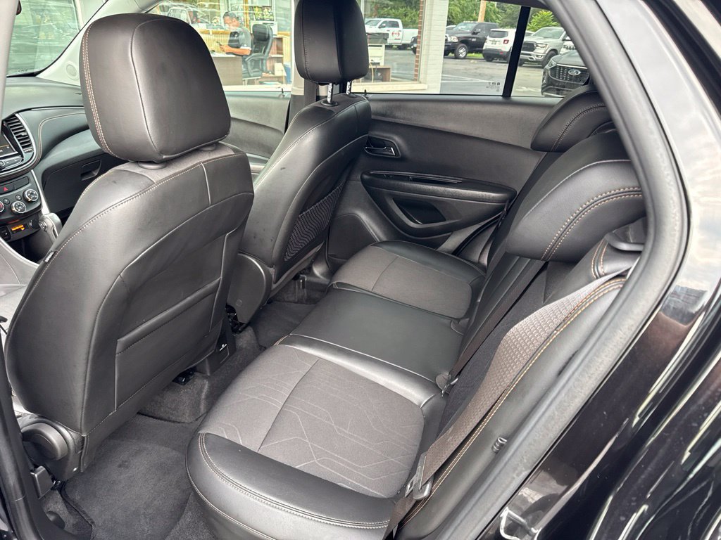 Used 2019 Chevrolet Trax LT w/ LT Convenience Package AWD/4WD image 10