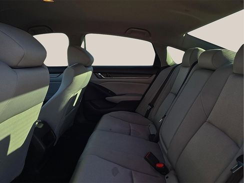 Used 2018 Honda Accord LX image 9