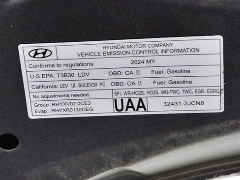 Used 2024 Hyundai Elantra SE image 32