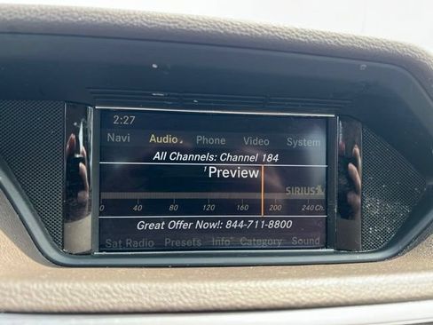 Used 2010 Mercedes-Benz E 350 4MATIC Sedan image 17