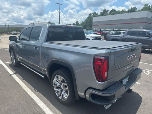 Used 2023 GMC Sierra 1500 Denali w/ Denali Reserve Package AWD/4WD image 3