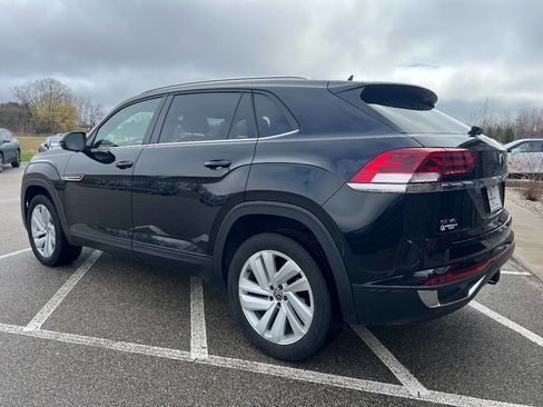 Used 2023 Volkswagen Atlas Cross Sport SE AWD/4WD image 4
