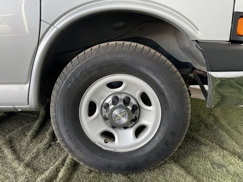 Used 2016 Chevrolet Express 3500 LT w/ LT Preferred Equipment Group image 11