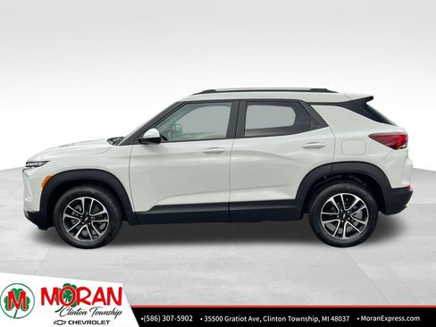 Used 2026 Chevrolet TrailBlazer LT w/ Driver Confidence Package FWD image 3