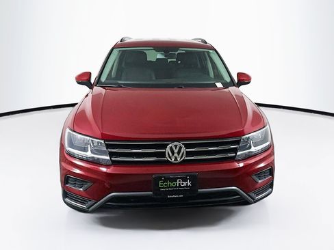 Used 2018 Volkswagen Tiguan SE FWD image 2