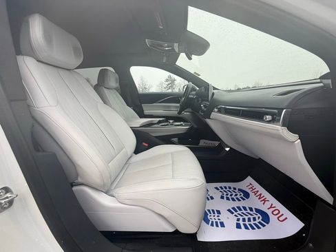 Certified 2024 Cadillac Lyriq Luxury image 34