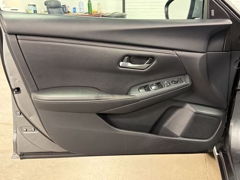 Used 2024 Nissan Sentra SV FWD image 13