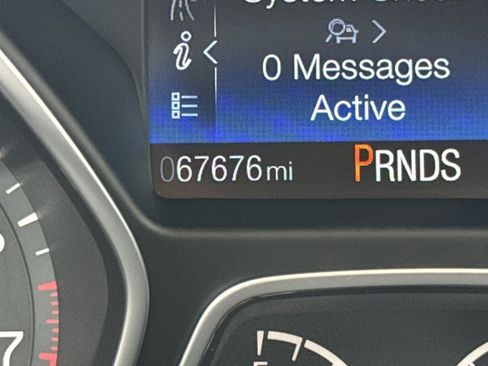 Used 2018 Ford Focus SE w/ SE Appearance Package FWD image 17