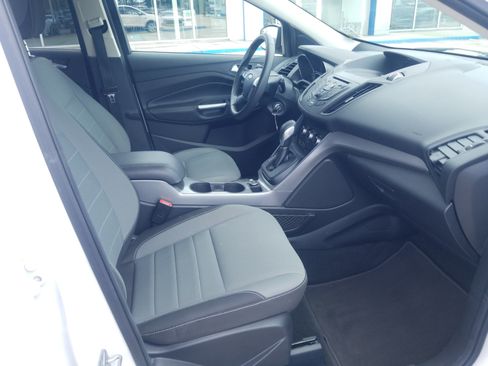 Used 2016 Ford Escape SE FWD image 17