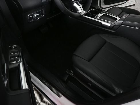 New 2026 Mercedes-Benz GLB 250 image 7
