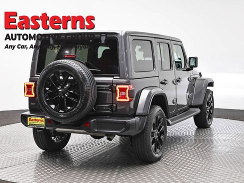 Used 2025 Jeep Wrangler Unlimited Sahara AWD/4WD image 5