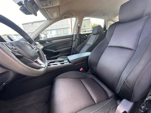 Used 2019 Honda Accord LX image 9