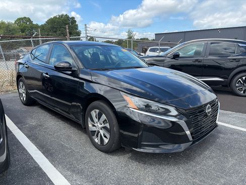 Used 2023 Nissan Altima 2.5 S FWD image 3